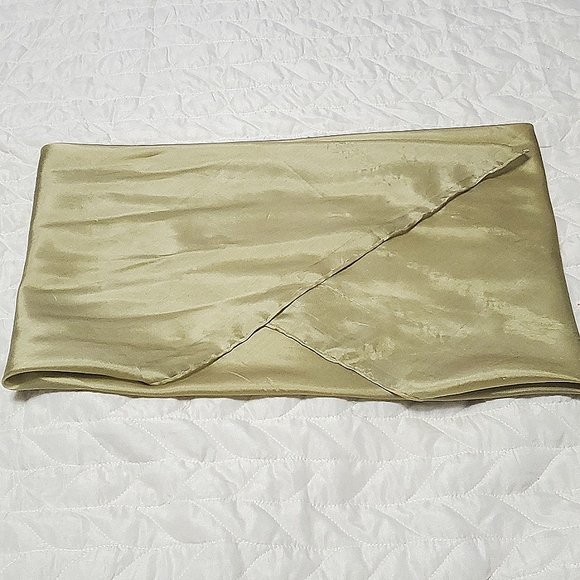 Lime scarf - Picture 3 of 4